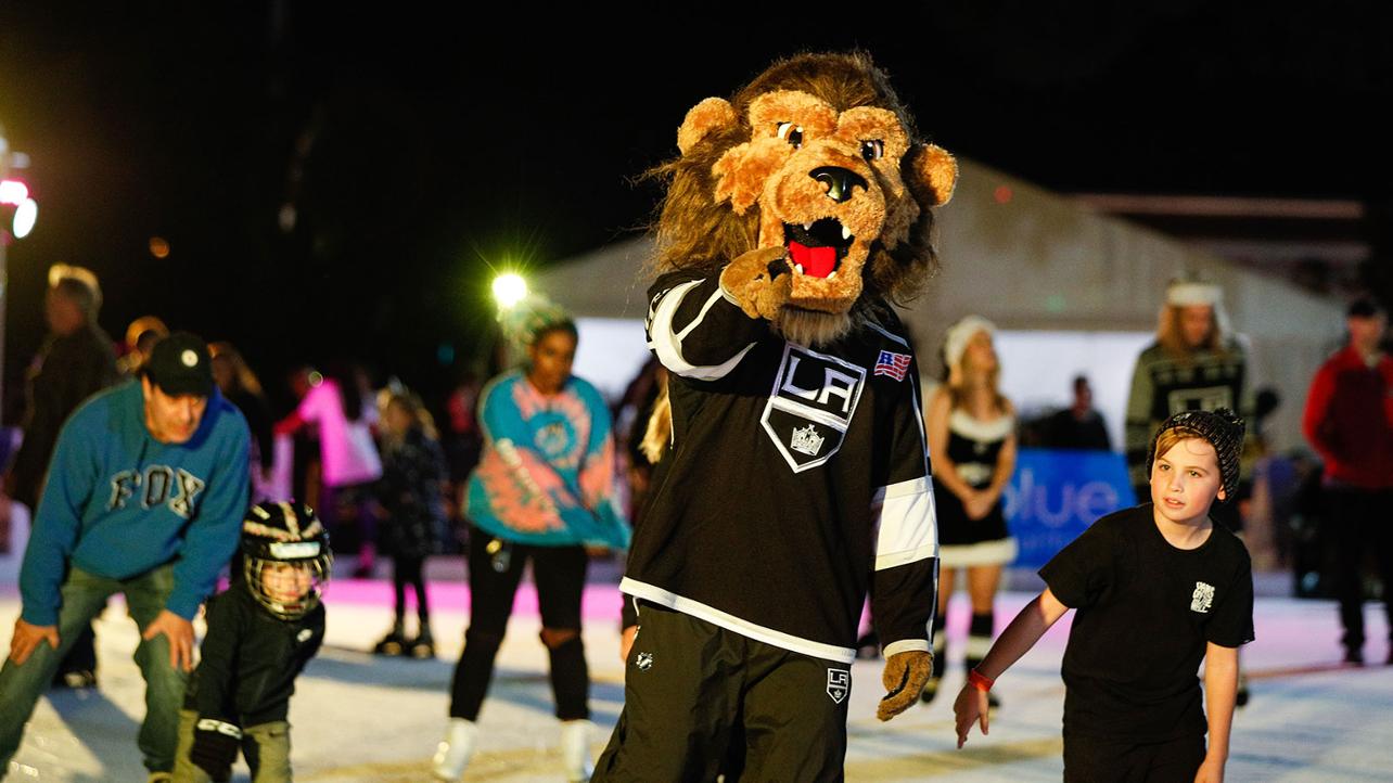 L.A. Kings Holiday Ice at Westfield Valencia Town Center
